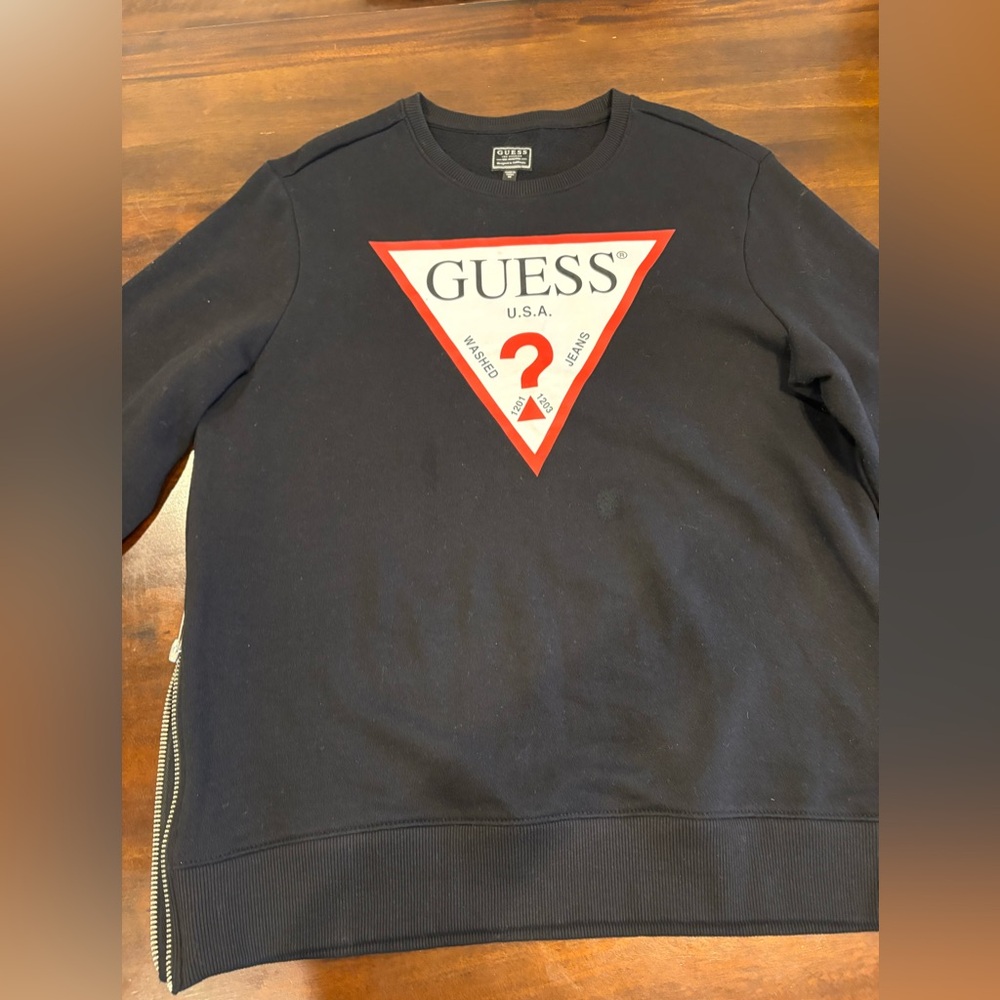 Guess Black Crewneck Sweater with Iconic Logo